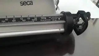 Balanza B&aacute;scula pedi&aacute;trica marca Seca