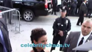 Entourage actress Emmanuelle Chriqui receives roses from autograph fan