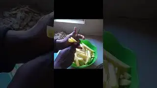 Cooking potato chips 🍟 #cookies #food