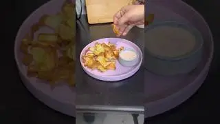 Air fryer potato chips/ crisps | healthy & oil-free snack recipe | easy aloo chips #shorts #asmr