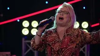 Suzana Spasovska i Grupa Molika - Ima edna zemja stara (Art Studio Production Live TV Show)
