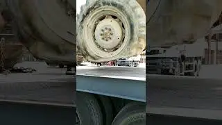 wheel truck tor offload low beds #wheel #truck #offload #mobile #viral #shortvideo #youtubeshorts