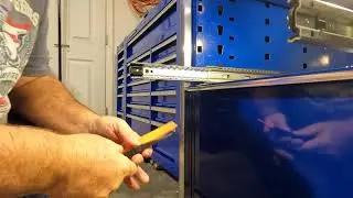 Snap On KRL Master Series Drawer Slide Removal and Replace Part 1