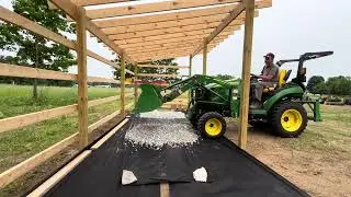 Доставка известняка. Роллинг-стоунз с John Deere 2025R. Сарай для вязанок дров. #дрова#сделайсам