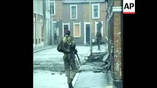 SYND 12-8-71 TROOPS CLEAR OUT DEBRIS AFTER BELFAST RIOTS