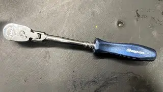 Мой новый трещотка Snap On 1/4. Обожаю цвет.