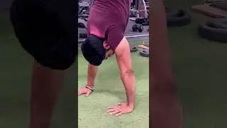 hand walk how to walk on hands #handwalk #shorts #practice #gymlover #asthetic #athlete