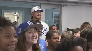 Bobby Witt Jr. encourages kids to keep reading at downtown KC school