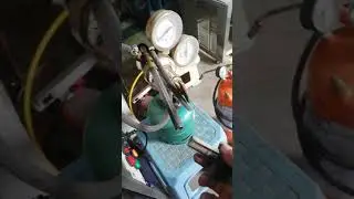 Micro gas&oacute;geno, pico de mapp con garrafa de 1 kl y herramientas para trabajar en el taller
