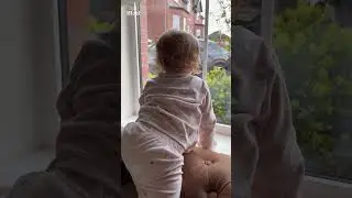 Toddler's adorable reaction to Dad coming home
