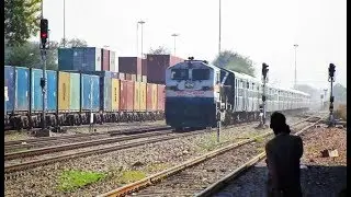 Brutal Overtake | 12195 Agra Fort - Ajmer Intercity Overtakes 14814 Bhopal - Jodhpur Express