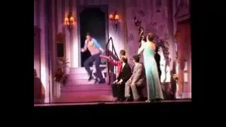 Esteban Oliver es Roger DeBris 