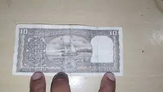 Indian currency note has no picture of Gandhiji