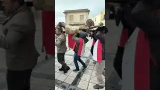 Il Cristo Lungo di Castroreale, a fine video l'innalzamento sulla vara dentro la chiesa Madre