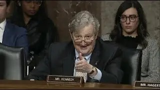 Кеннеди допрашивает руководителей SVB и Signature Bank по вопросам банковского дела