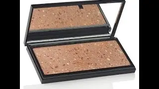 Couture Finish Powder Compact