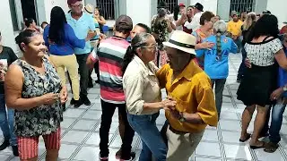 FORRÓ DE HOJE NO CRAS DE CACIMBA DE DENTRO PB - O SALÃO TAVA LOTADO NESTA NOITE DE MUITO FORRÓ