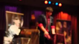 daniel mit tisch