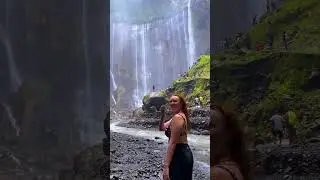 The most AMAZING waterfall in Indonesia? 🤯 📍Tumpak Sewu, East Java #eastjava #waterfall
