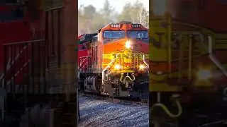 BNSF C44-9W leads H-NTWSUP #shorts