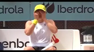 IGA ŚWIĄTEK THROWS HER RACKET AFTER SHOCKING BAGEL BY MADISON KEYS | MADRID OPEN QF APRIL 30, 2025