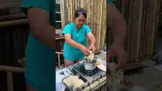 Trucuk mushroom chicken noodles