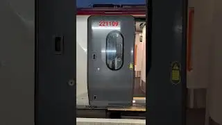 Ex Avanti West Coast Voyager door closing sound and movement #crosscountry #voyager #class221 #doors