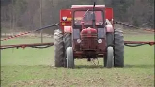 H&auml;r kommer succ&eacute;traktorn BM Volvo 350 Boxer!