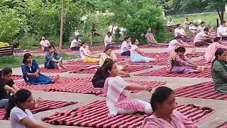 12.08.2024 को डायट छतौनी मोतिहारी में योगा प्रशिक्षण देते हुए रणजीत सर भाग 1