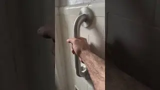 Как установить поручень в ванной. #сделайсам