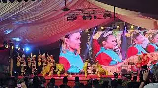 Tarian Kudayum Singkawang Bersatu dengan Tarian Brunei di Panggung Malam Budaya Se-Borneo 2025.