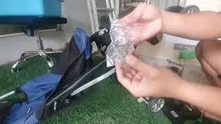 Memperbaiki stroller yang patah menggunakan las plastik