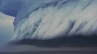 СИДНЕЙ: Цунами Облаков SYDNEY: Tsunami Clouds