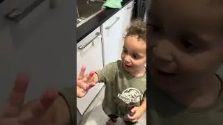 נועם אוהב נקנקיות 