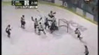 Fighting Sioux goal vs. Holy Cross - Smaby