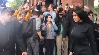 Kim Kardashian Besieged By Fans At Her NY Apartment