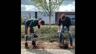 Makita auger vs. EGI RJ110 ELECTRIC DRILL &ndash; AUGER HOLDER