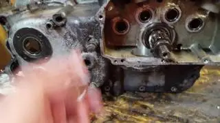 78 Harley Davidson Sportster xlch, transmission removal and splitting the cases