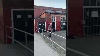 1 minute Parkour Coaching - Using turn vaults to learn reverse vaults