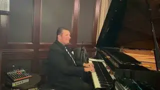 Bob Style plays cocktail piano favorites 