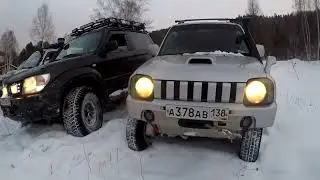 Suzuki Jimny, Mitsubishi Pajero Junior, TLC Prado в зимнем лесу.