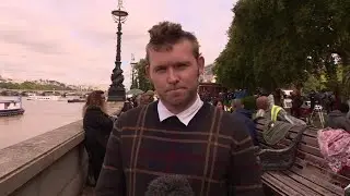 Queen's queue: Mourners wait to see Her Majesty's coffin