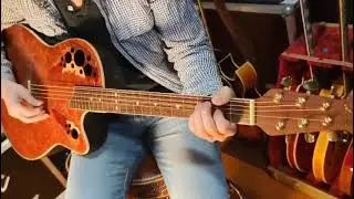 Ovation CS247 Celebrity Deluxe