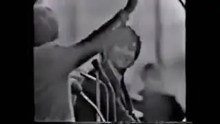 John Lennon salute in Australia 1964 Beatles  tour