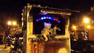 Andersonville : Street corner puppet show