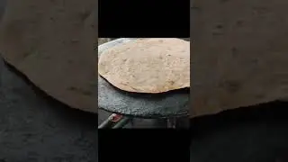 Loaded Paratha😋 #streetfood #india #delicious #fry #cheese @AamchiMumbai