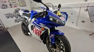 Yamaha R1 Rossi Replica