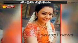 TV actress Rohini Reddy Injured Road Accident in Vijayawada
