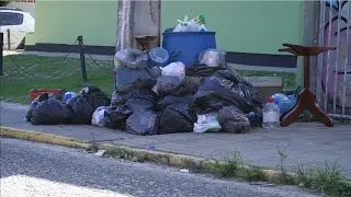 Paralisa&ccedil;&atilde;o mant&eacute;m lixo nas ruas de Garopaba