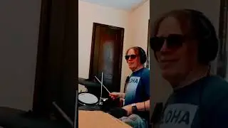 A LONG DECEMBER by COUNTING CROWS drum cover from practice 1/30/26. God bless! ❤️🙏